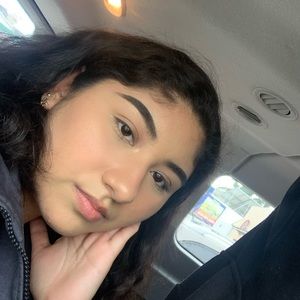 Meet your Posher, Mariela